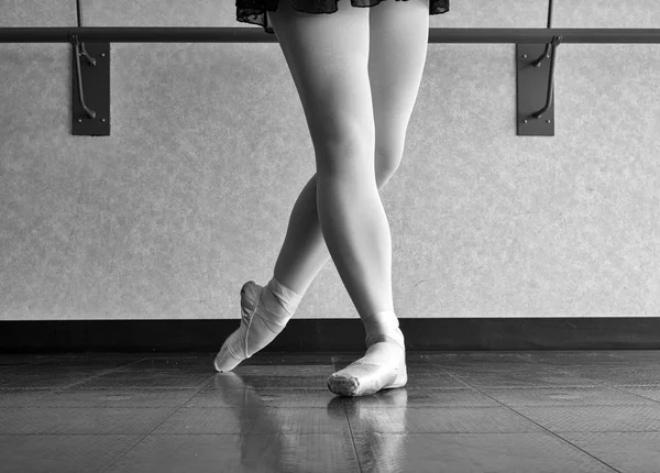 Black White Version Classical Position Ballet Dancer — Stock Photo, Image