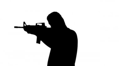 Makineli Tüfek Silueti 1 ile Komando