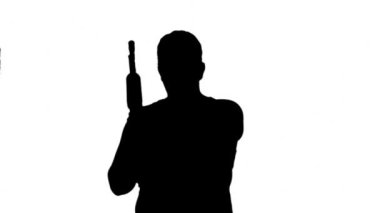 Makineli Tüfekli ve Siluetli Adam 4