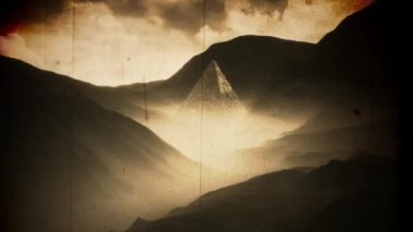 4K Enigmatik Dünya Dışı Piramit Vadi Bilimkurgu Vintage 3D Animasyon-