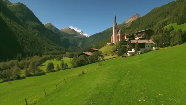 Alpine village of Heiligenblut, aerial footage — Stock Video