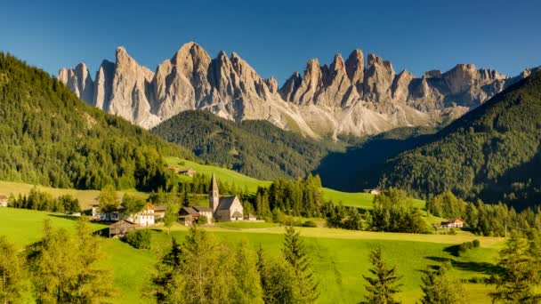 Wieczorem w Alpy Włoskie Dolomity — Wideo stockowe