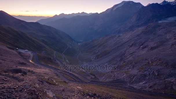 Zeitraffer des Sonnenaufgangs im Stelvio-Pass — Stockvideo