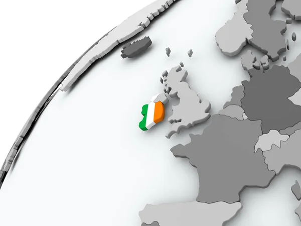 爱尔兰在灰色地球仪上的标志 — 图库照片