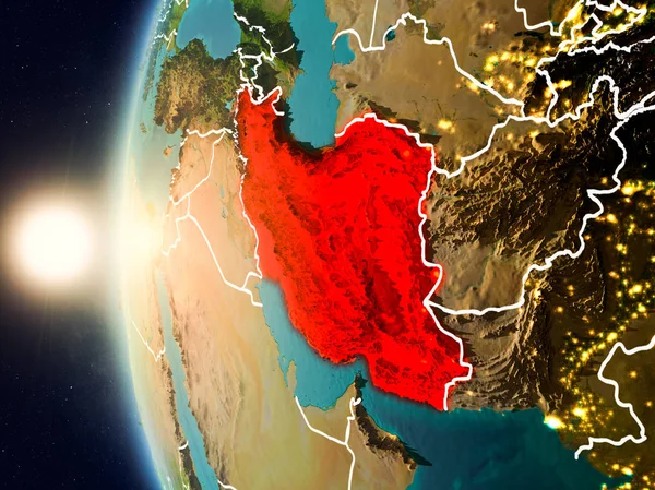 İran'dan alan yukarıda günbatımı