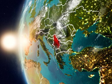 Yeryüzünde günbatımı sırasında Sırbistan