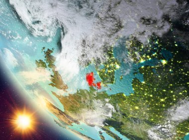 Günbatımı Danimarka yeryüzünde yukarıda