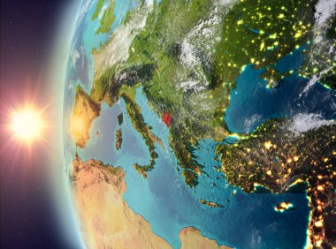 Uzaydan gelen gün batımı sırasında Karadağ