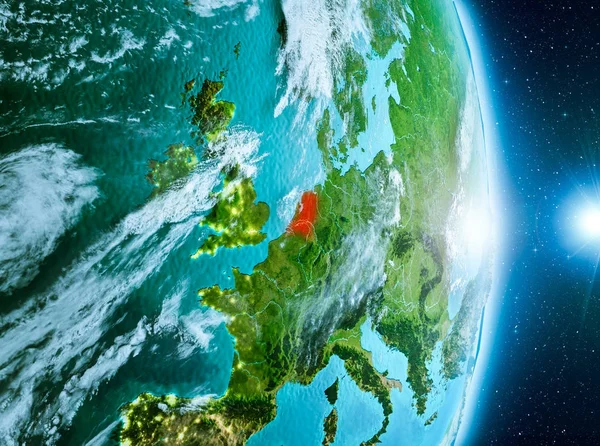 Alba sopra i Paesi Bassi sul pianeta Terra — Foto Stock