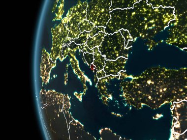 Yörünge görünümü Karadağ kırmızı görünür sınır çizgileri ve şehir ışıkları Planet Earth geceleri altını çizdi. 3D çizim. Nasa tarafından döşenmiş bu görüntü unsurları.