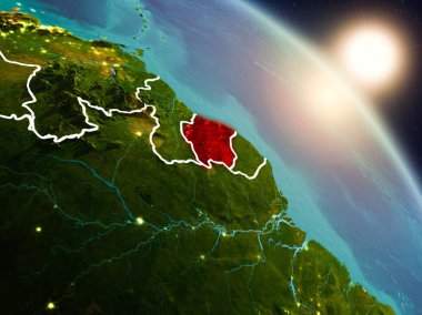 Surinam gündoğumu sırasında uzaydan