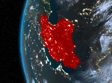 İran'da kırmızı gece