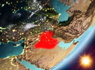 Gündoğumu sırasında Irak'ın yörünge görünümü