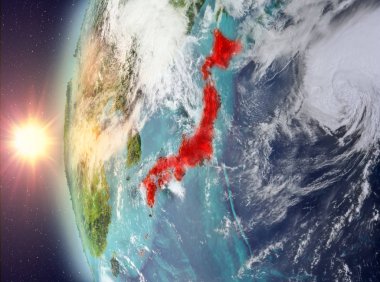 Günbatımı sırasında uzaydan Japonya