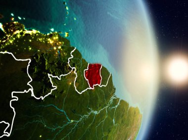 Surinam gündoğumu sırasında