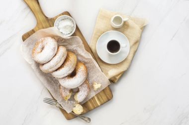 espresso fincan pudra şekeri çörek