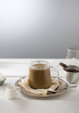 Cam fincan kapuçino