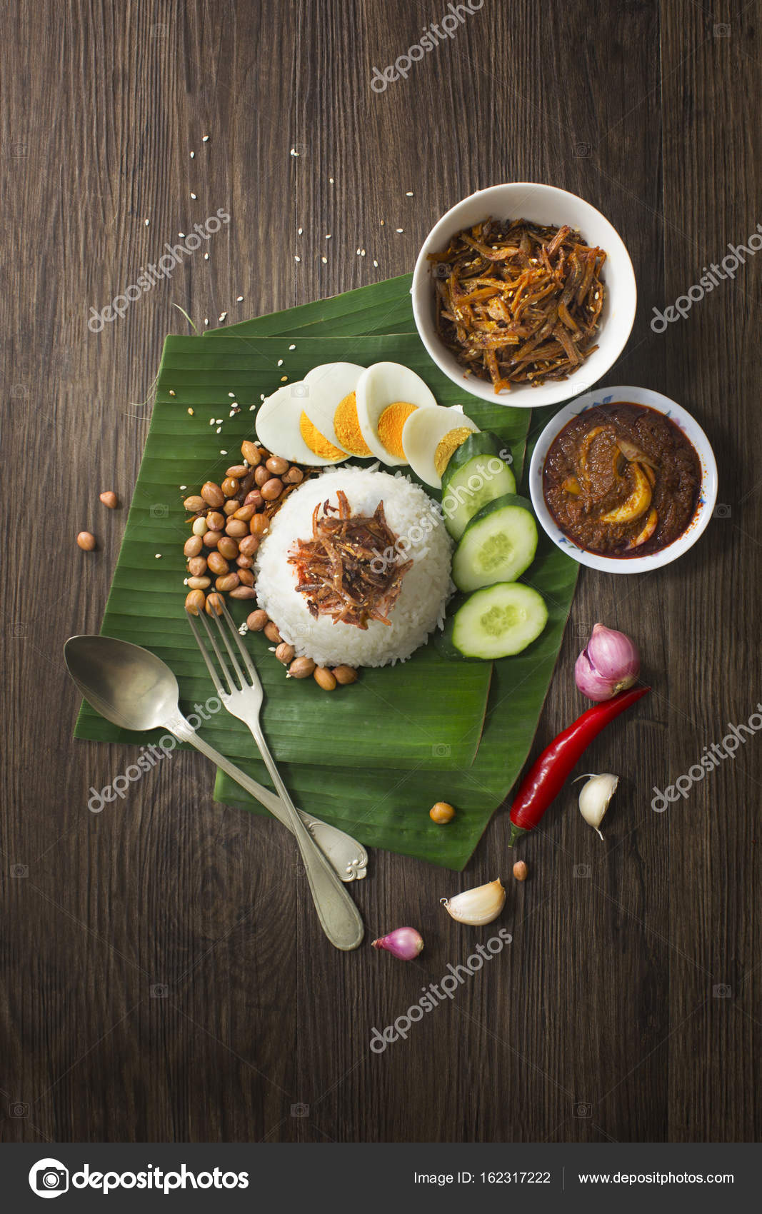 Malaysian Traditional Food Nasi Lemak Stock Photo Image By C Twomeows Dp 162317222