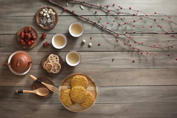 Flay Lay Medio Herfst Festival Eten Drinken Houten Achtergrond — Stockfoto