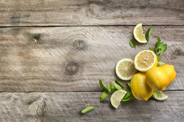 Плоди Лимона Лежать Сільському Дерев Яному Фоні — стокове фото