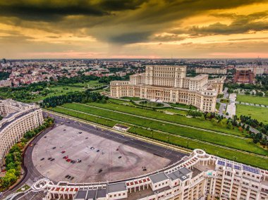 Günbatımı Bükreş havadan görünümü