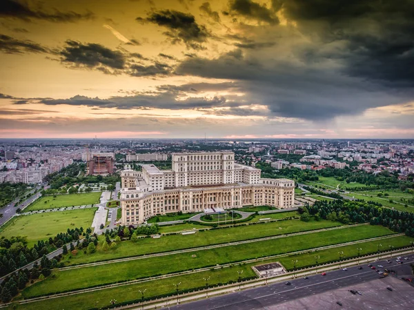 Bucharest city skyline at sunset. HDR image. — Stock Photo, Image