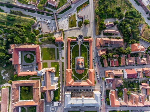 Зверху вниз подання старого центру міста Алба-Юлія і середньовічні fortres — стокове фото