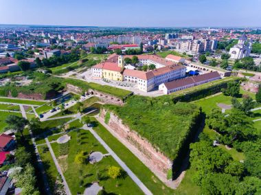 Nagyvarad (Oradea) Ortaçağ Kalesi, şimdi önemli bir turistik tesis