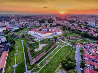 Oradea Kalesi, gün batımı havadan görünümü