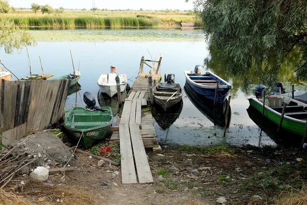 Міла 23, Румунія, червень 2017: Міла 23 риболовецького судна в вдал Дунаю — стокове фото