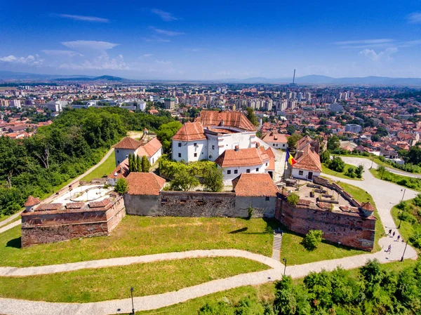 La fortaleza de Brasov vista desde arriba — Foto de Stock