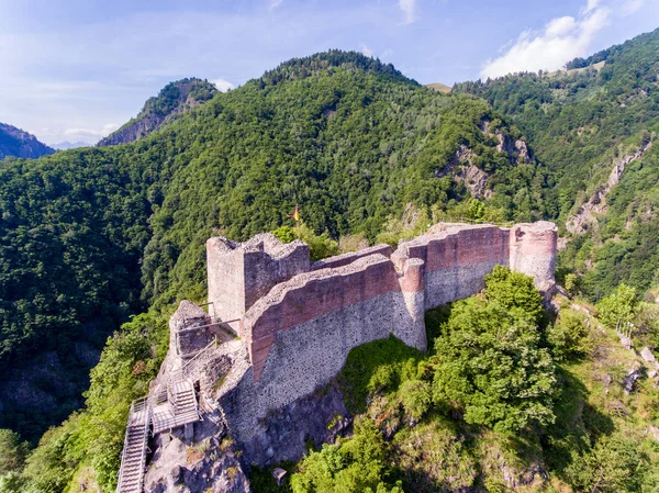 Fortaleza Poenari en Transilvania, uno de los castillos de Vlad el — Foto de Stock