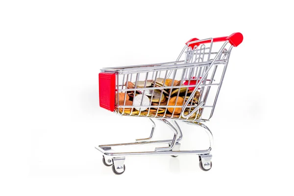 Carrello pieno di soldi. Consumismo simbolico concettuale — Foto Stock