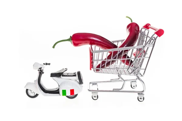 Paprika en carro de la compra tirado por scooter en Italia aislado en — Foto de Stock