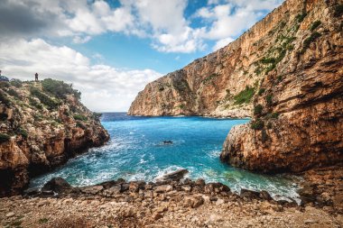 Zakynthos Yunanistan Beach'te ikonik mavi suları ve yaz gökyüzü ile