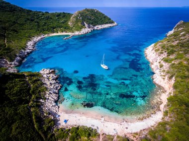 Porto Timoni, üzerinde Korfu Adası, ayrıca kno gizli plajları