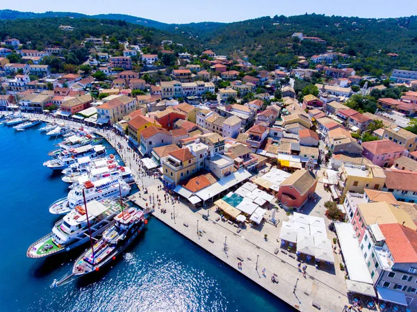 Gaios, Corfu, havadan görünümü yakınındaki Paxos adasının başkenti. Küçük şeytan — Stok fotoğraf