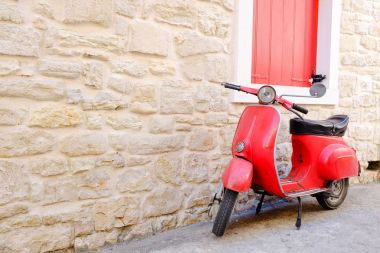 Scooter ve Motosiklet ile ulaşım Yunan geleneksel yolu