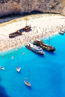 Zakynthos batık plaj. Navagio Bay yukarıda da görüleceği. Importan