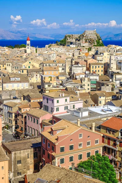 Stadtpanorama von Korfu über die Altstadt. Venezianische Festung im Hintergrund — Stockfoto