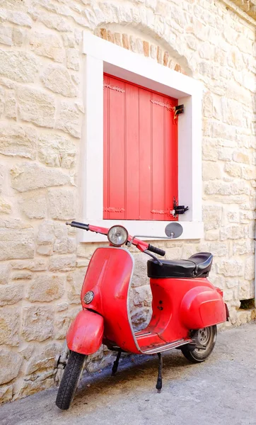 Scooter ve Motosiklet ile ulaşım Yunan geleneksel yolu