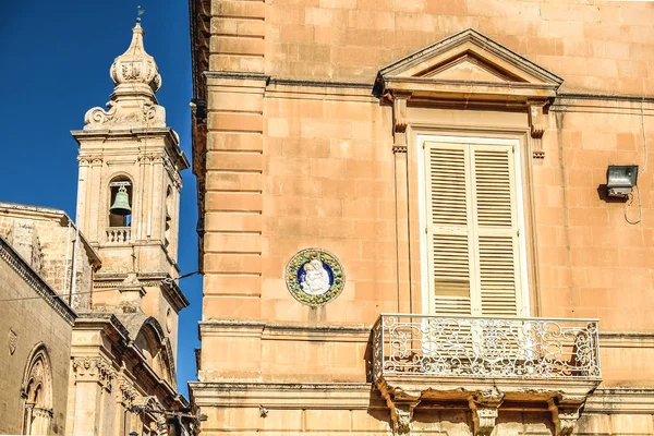 Arquitectura típica maltesa en la ciudad de Mdina - Malta — Foto de Stock