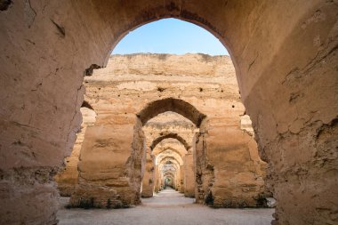 Meknes eski şehir surları. Sanatsal yorumu.