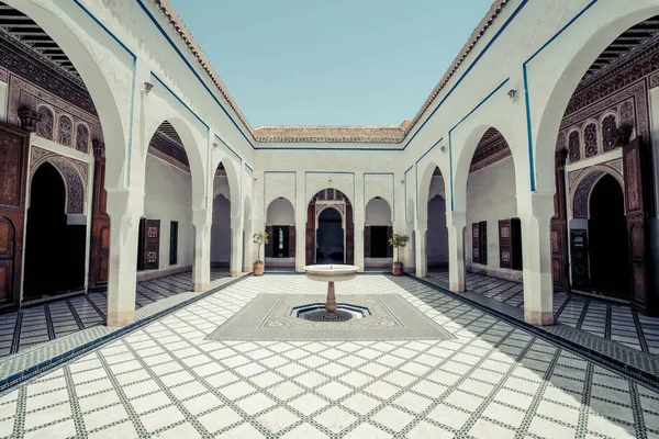 De oude sultan Paleis van Marrakech, nu een belangrijke toeristische attractie in Marokko — Stockfoto