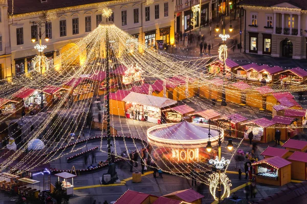 Sibiu, Rumania, mercado de Navidad - Diciembre 2015 — Foto de Stock