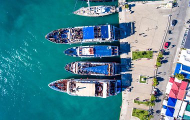 Günlük üzerinde başlamadan turist Nydri (Nidri) Lefkad gemilerle cruise