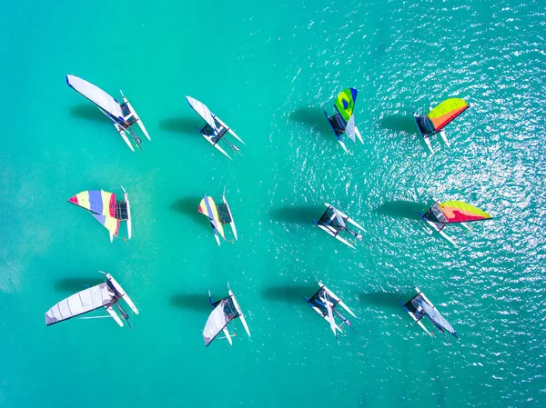 Yunanistan Lefkada Ioanian Adası denizde küçük yatlar