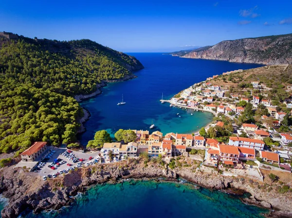 Kefalonia Assos (Asos) Aldeia na Grécia fotografias aéreas de — Fotografia de Stock