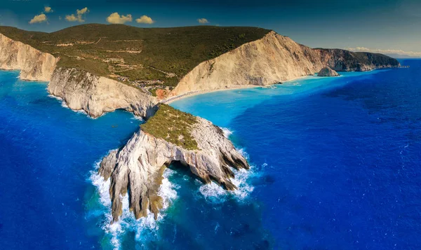 Porto Katsiki Beach Lefkada panoramiczny widok z lotu ptaka o zachodzie słońca — Zdjęcie stockowe