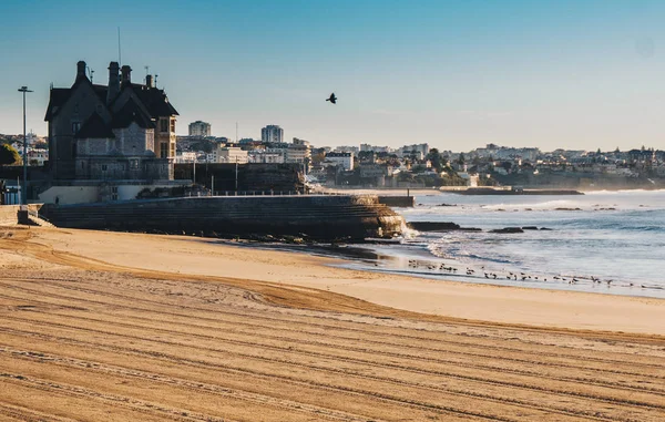 Duquesa 海滩在卡斯卡伊斯葡萄牙在上午 — 图库照片